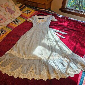 LACEMADE SUMMER WIND DRESS NWT SIZE XS PRISTINE FIGURE ENHANCING BEAUTY